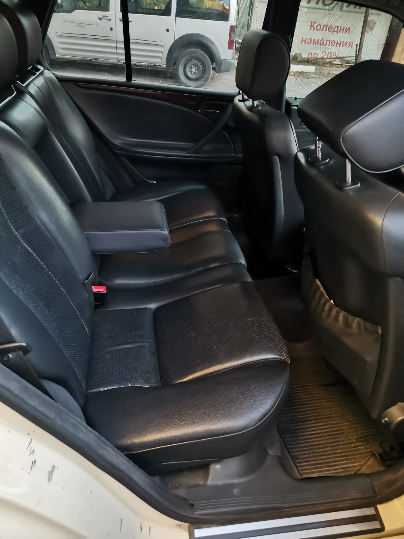 Mercedes-Benz E 220  - изображение 5