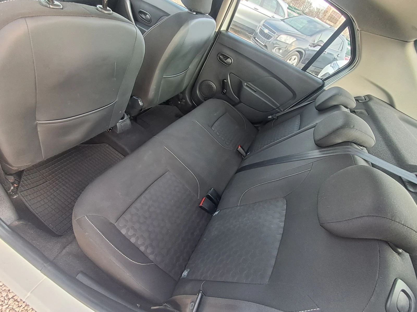 Dacia Logan 1.2i 75к.с СТАРИЯ МОТОР  ТОП СЪСТОЯНИЕ - изображение 8