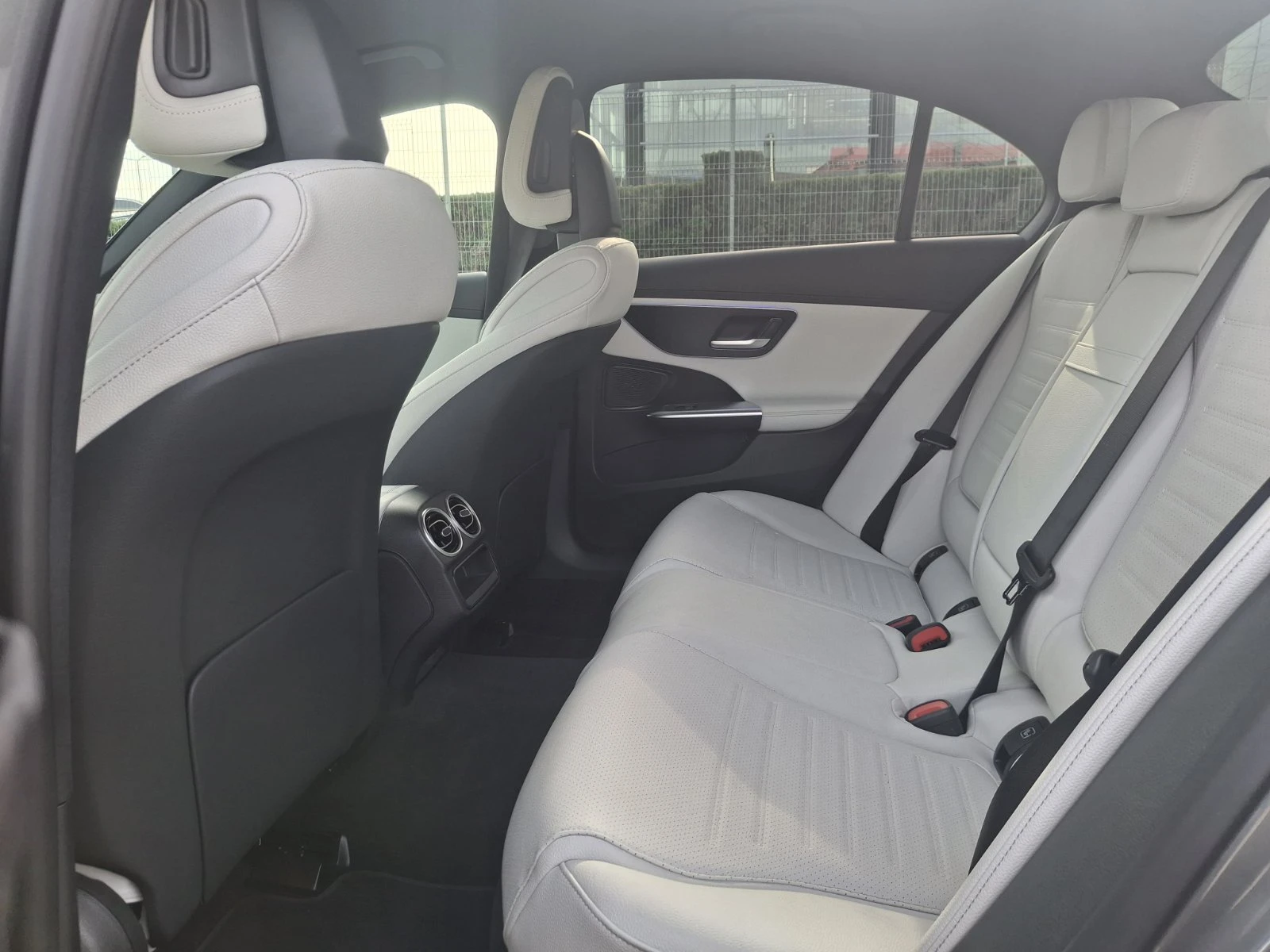 Mercedes-Benz C 200 4MATIC - изображение 9