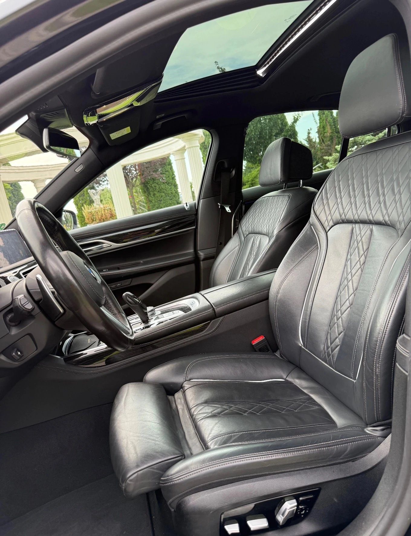 BMW 750 M-Sport xDrive - изображение 6