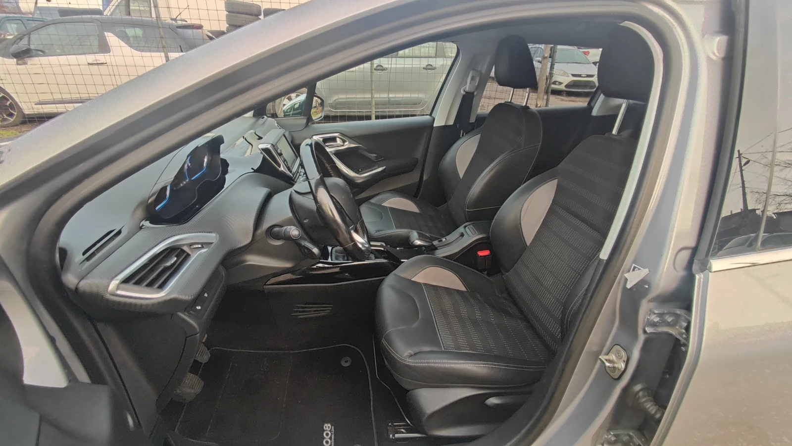 Peugeot 2008 1.2i Германия  - изображение 8