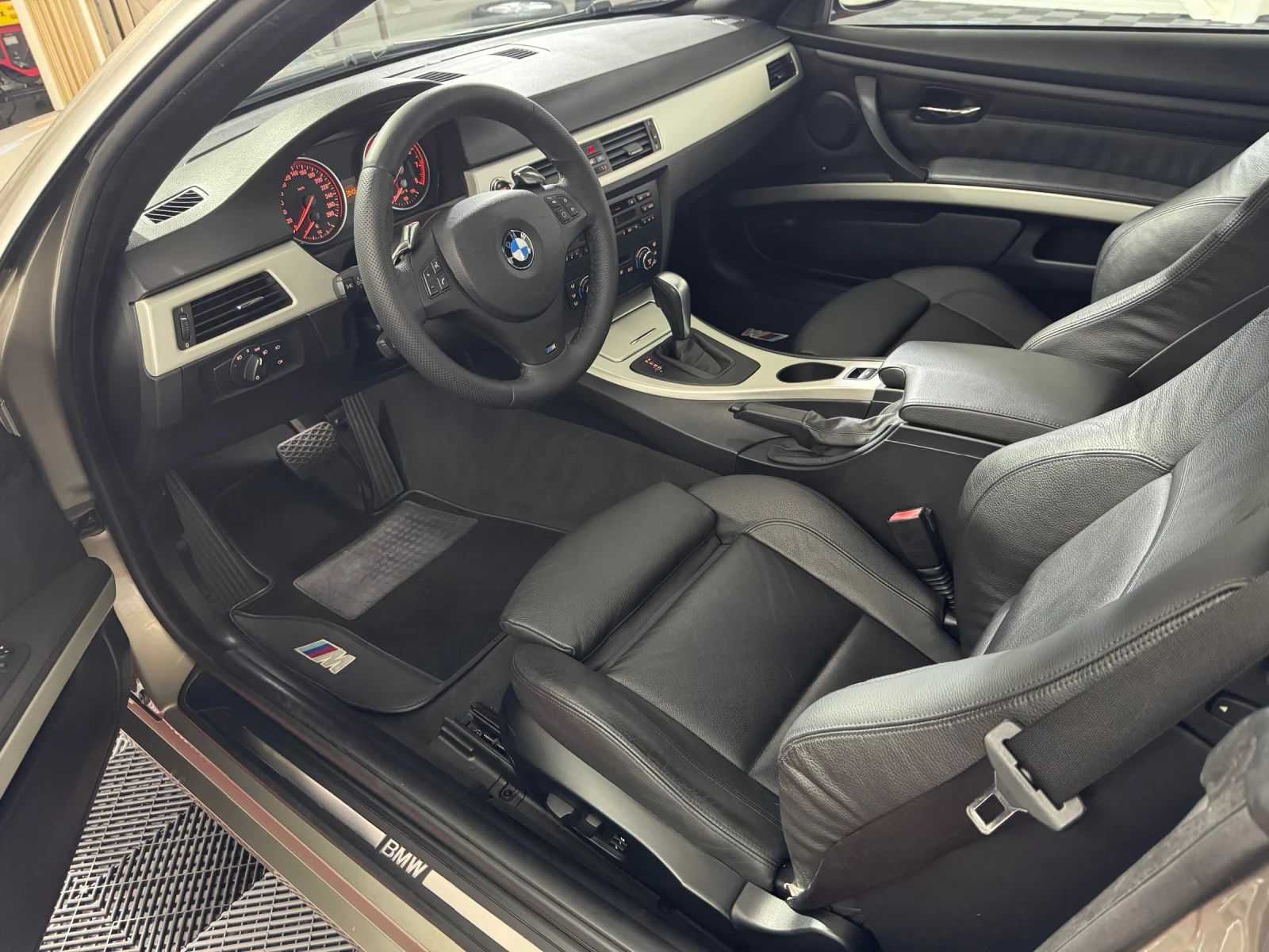 BMW 335 i 306 h.p. - CABRIO - MILANO - 177.000 km | Mobile.bg � ����������� 9