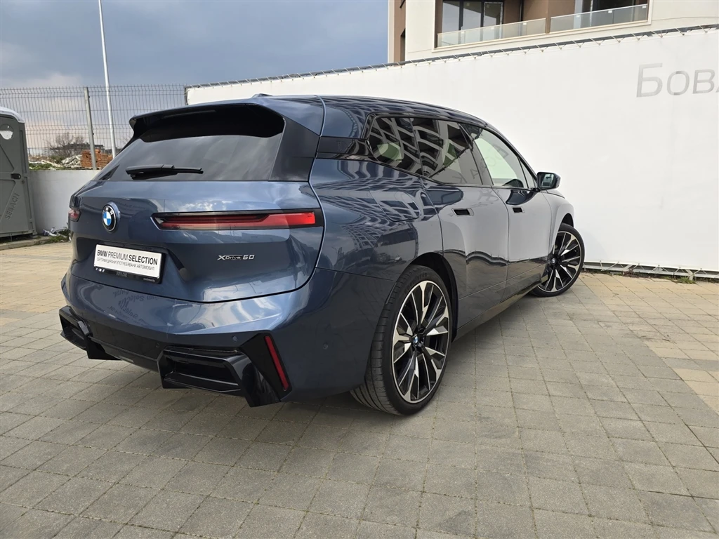 BMW iX xDrive60, снимка 2 - Автомобили и джипове - 53800448