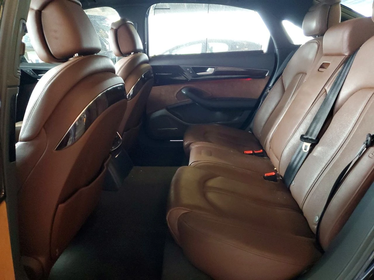 Audi A8 3.0T* MATRIX* ПОДГРЕВ* ОБДУХВАНЕ* МАСАЖ* КЕЙЛЕС* , снимка 10 - Автомобили и джипове - 53963767