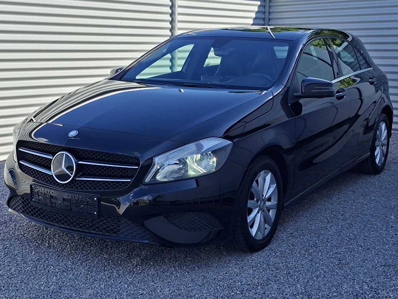 Mercedes-Benz A 180 Sport edition/БЕНЗИН, снимка 3 - Автомобили и джипове - 55052483