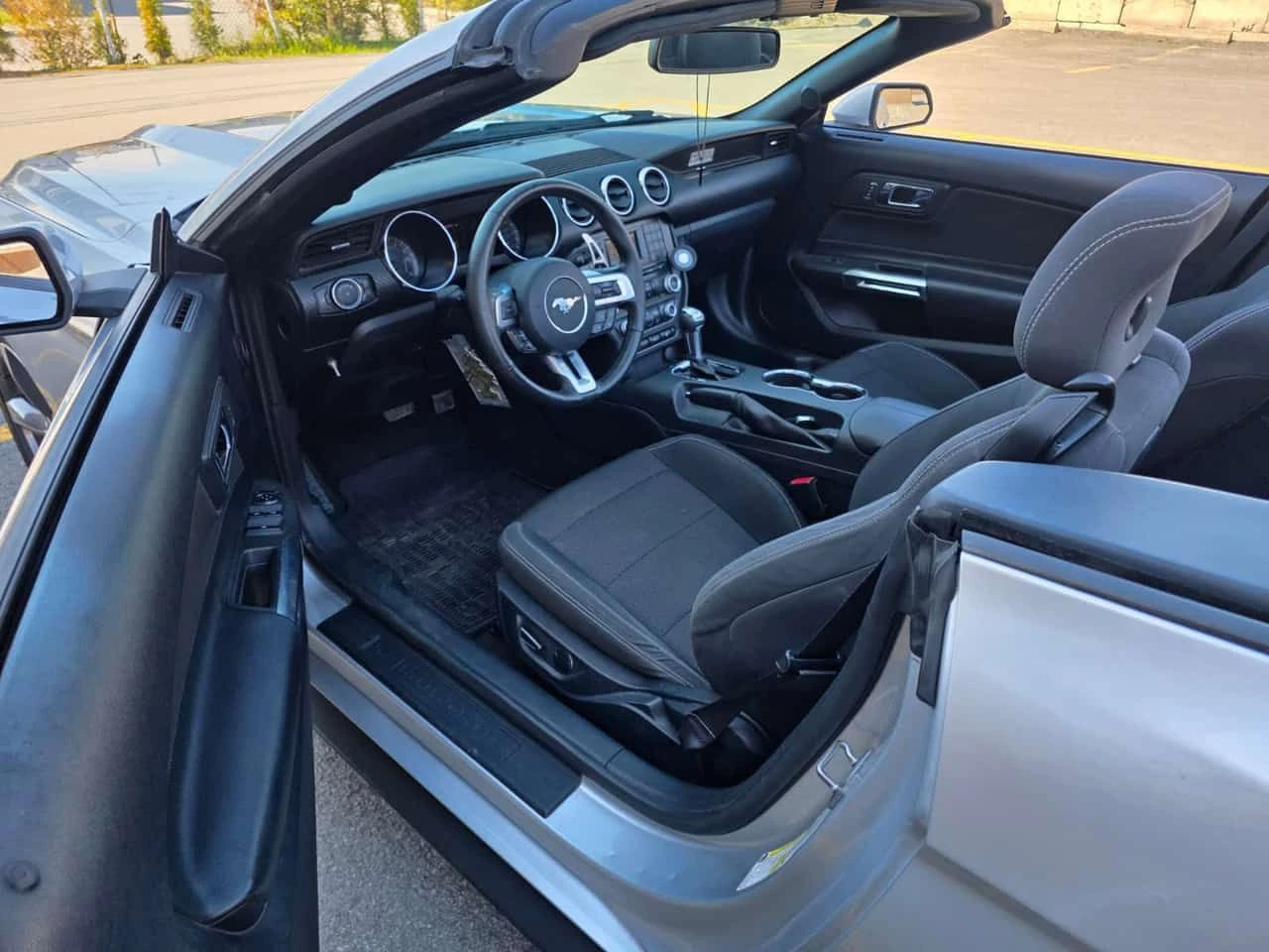 Ford Mustang * 2dr Conv V6 * АВТОКРЕДИТ БЕЗ ПЪРВОНАЧАЛНА ВНОСКА, снимка 13 - Автомобили и джипове - 55079192