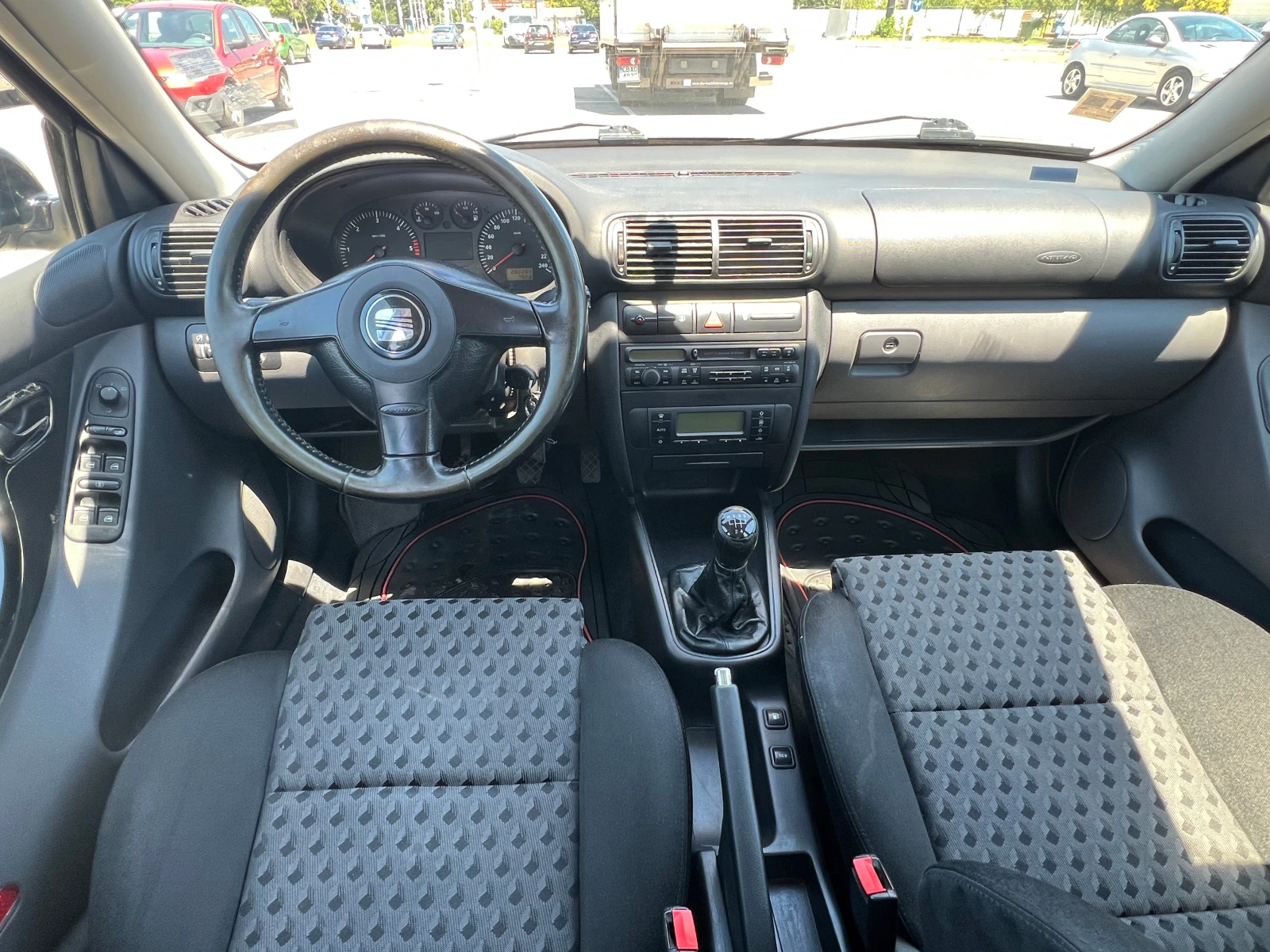 Seat Leon, снимка 9 - Автомобили и джипове - 55262395