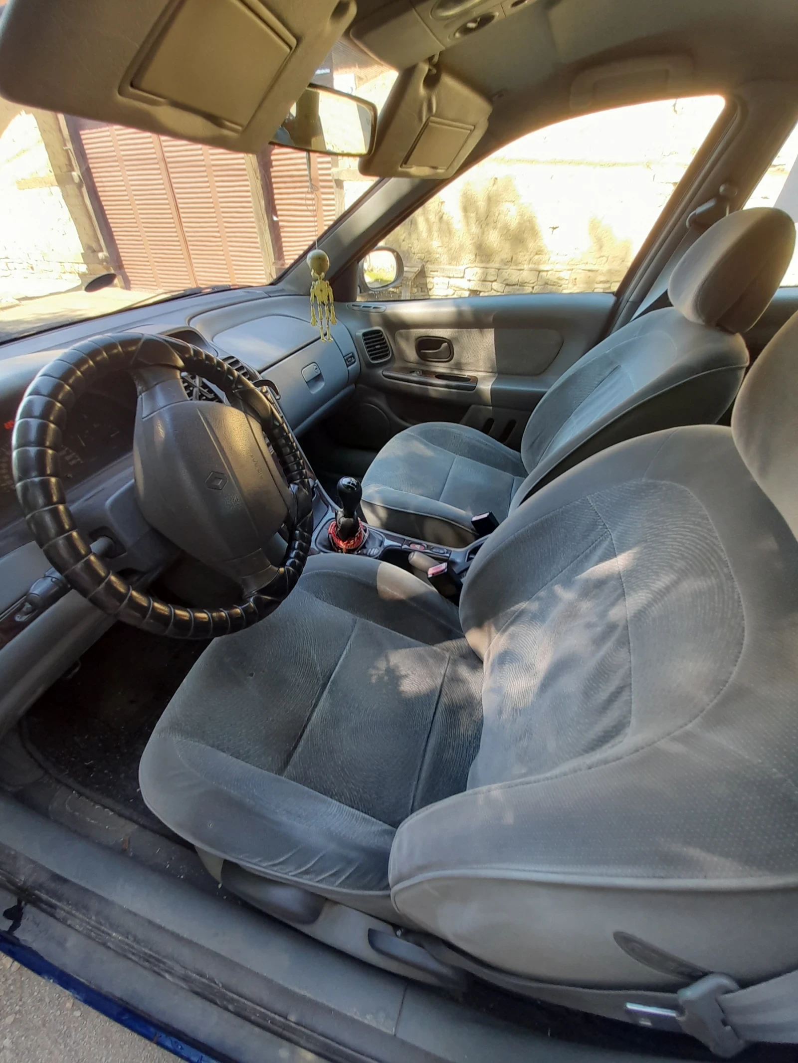 Renault Laguna Хечбек, снимка 4 - Автомобили и джипове - 55420469