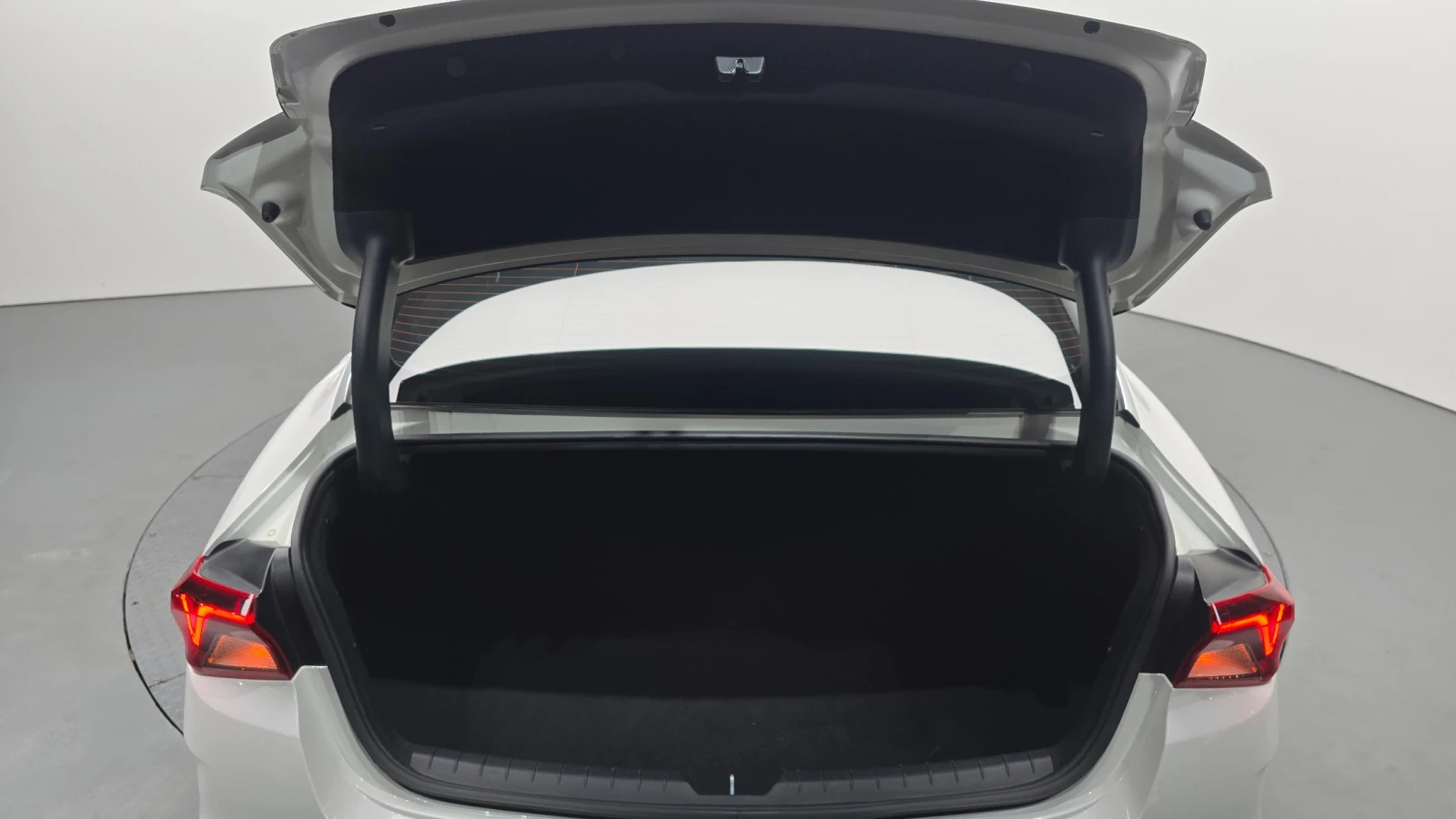 Kia K5 1.6 T-GDI Noblesse, снимка 9 - Автомобили и джипове - 55544944