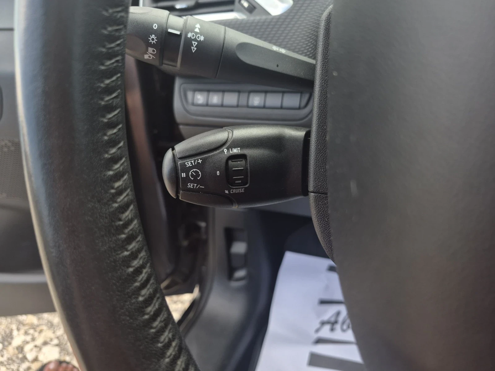 Peugeot 2008 Klima EURO 5, снимка 10 - Автомобили и джипове - 55588361