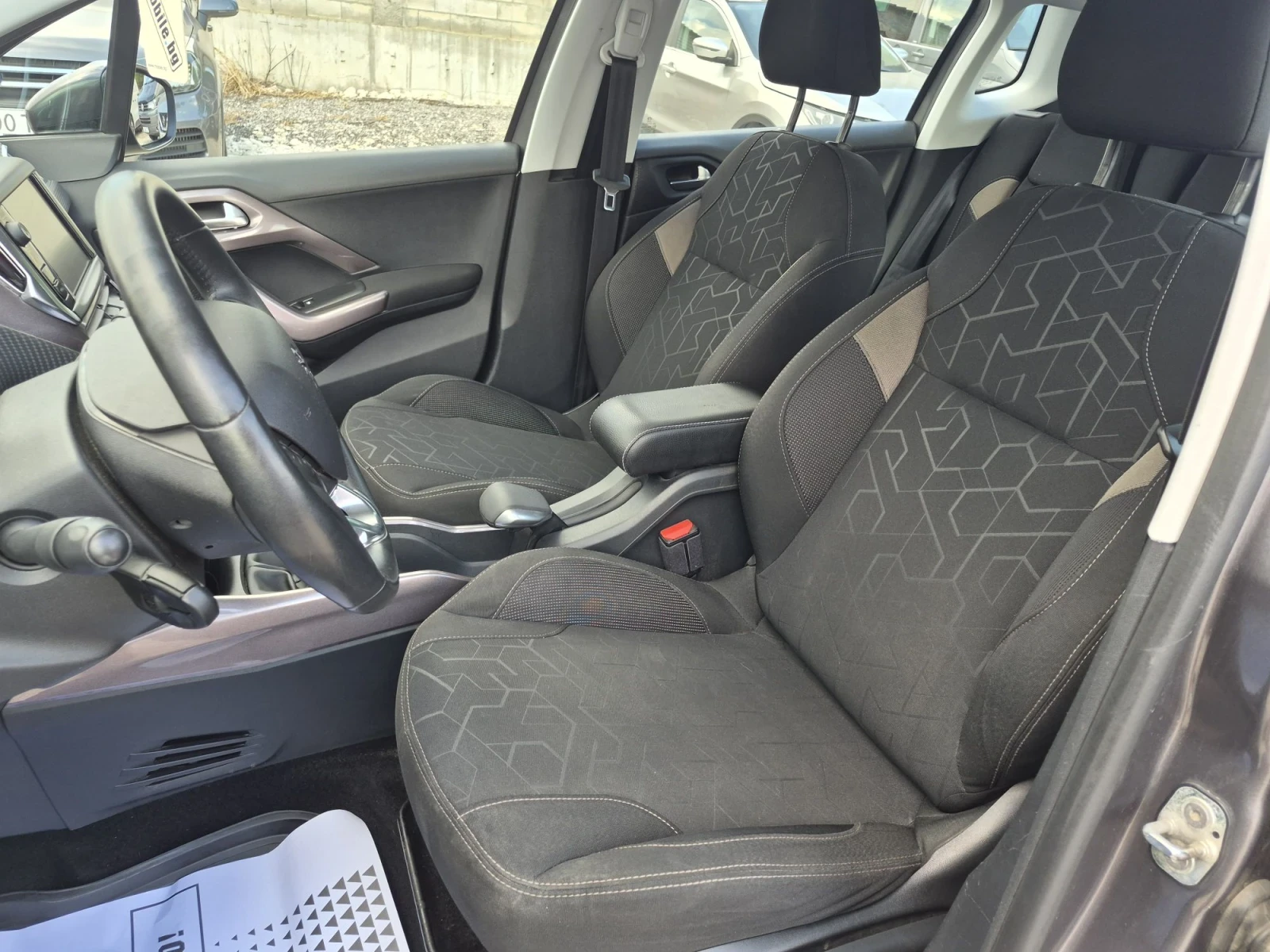 Peugeot 2008 Klima EURO 5, снимка 12 - Автомобили и джипове - 55588361