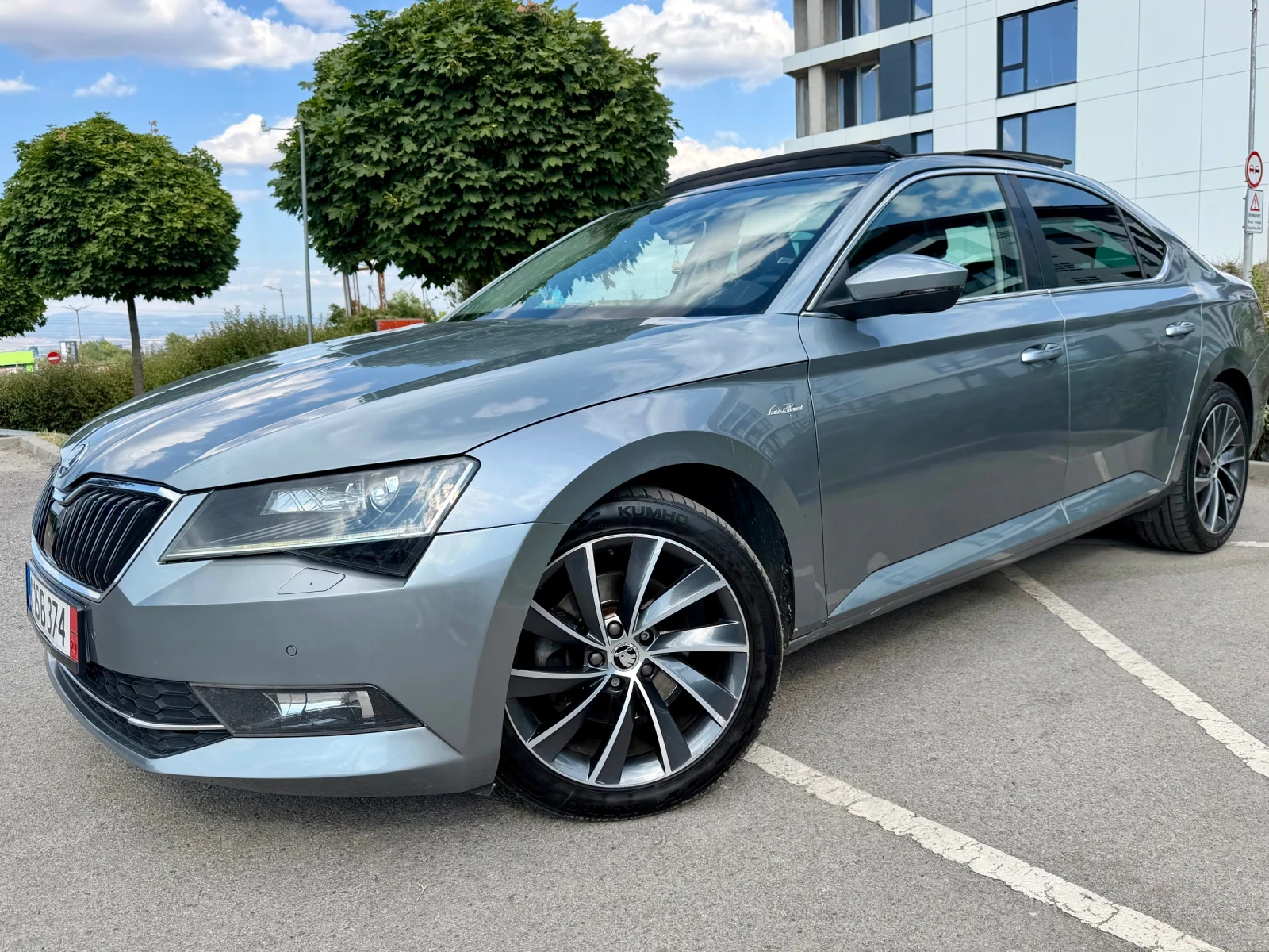 Skoda Superb Lauren & Klement Всичми екстри, снимка 6 - Автомобили и джипове - 55666000