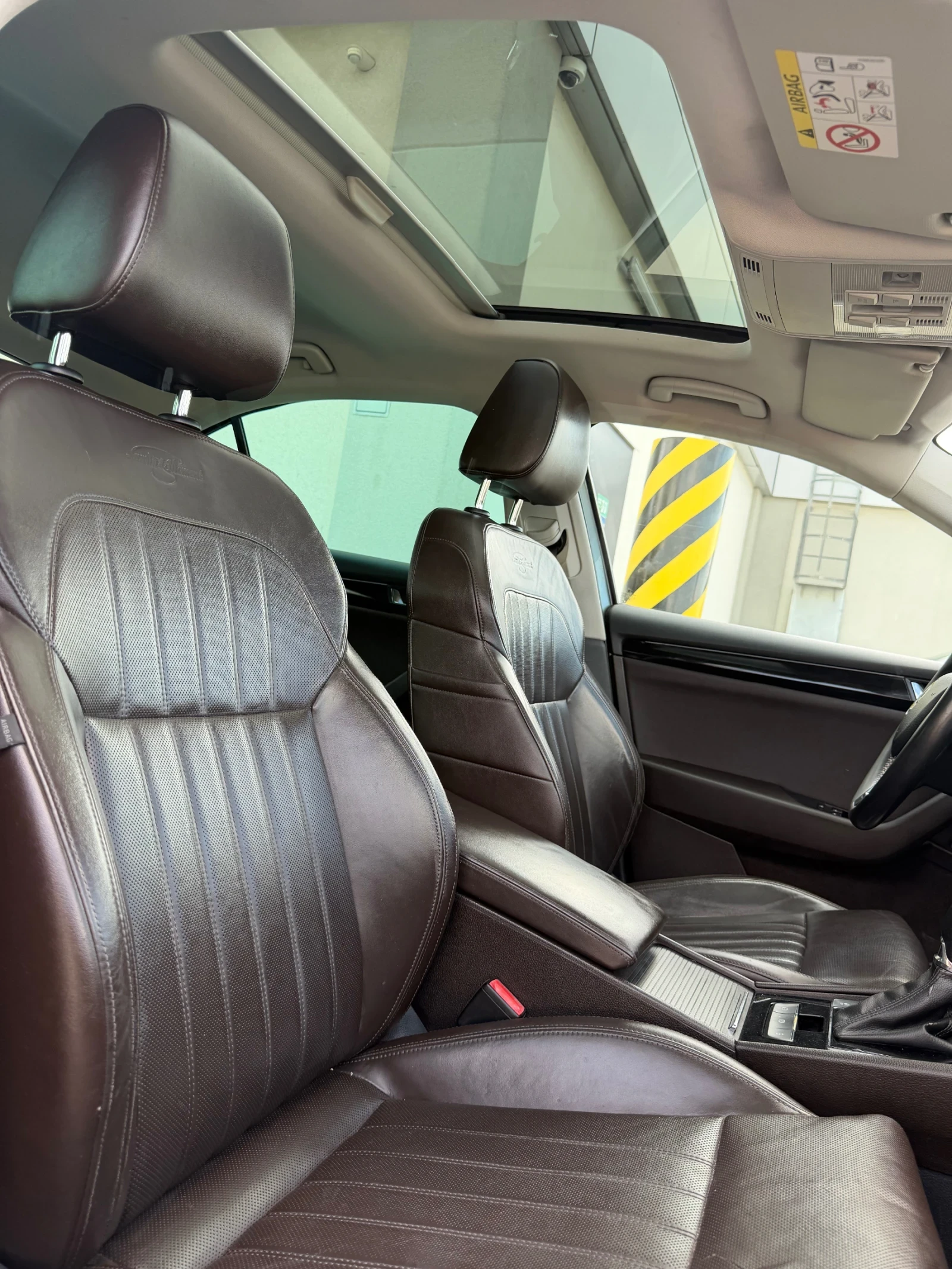 Skoda Superb Lauren & Klement Всичми екстри, снимка 13 - Автомобили и джипове - 55666000