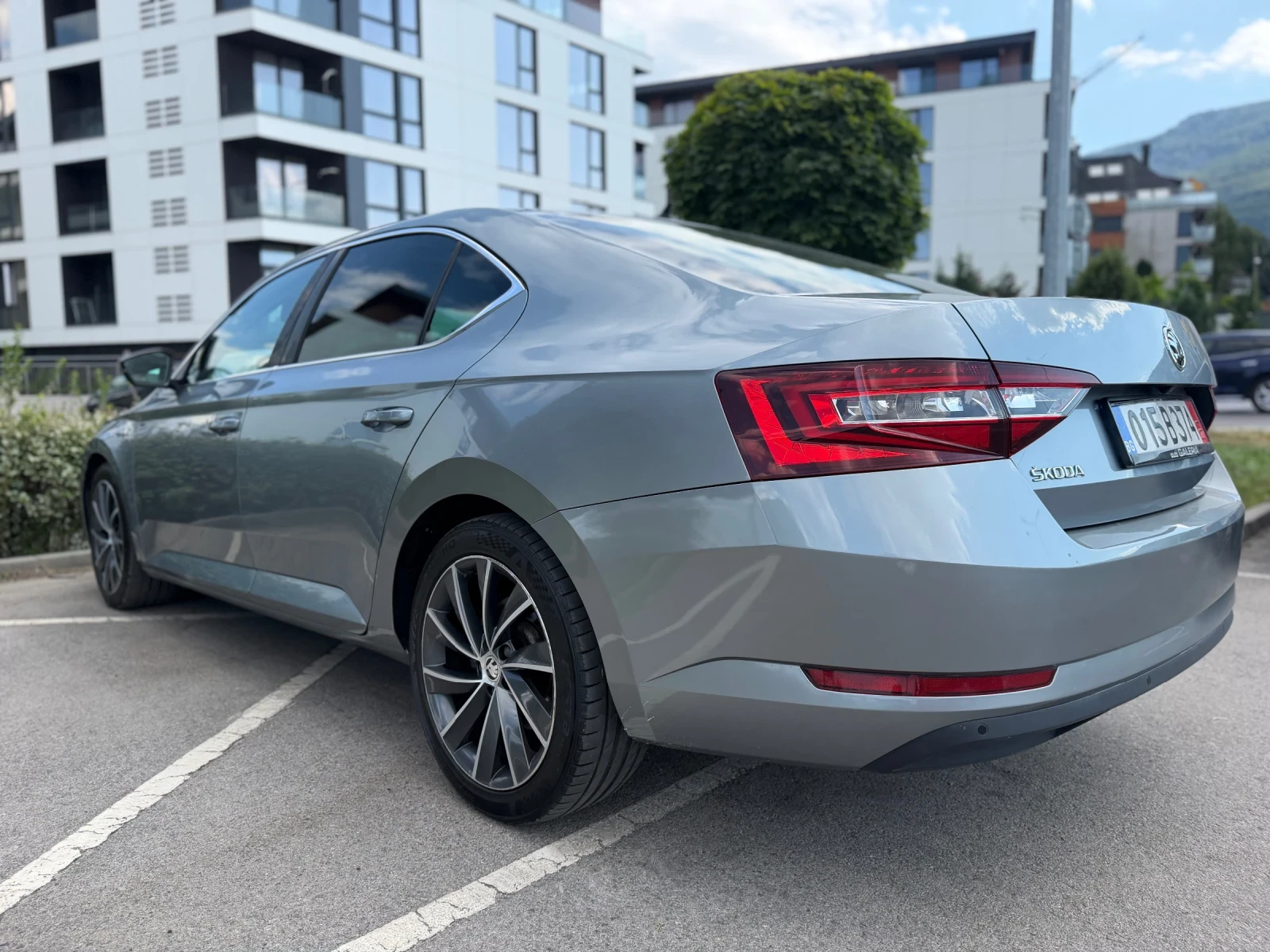 Skoda Superb Lauren & Klement Всичми екстри, снимка 9 - Автомобили и джипове - 55666000