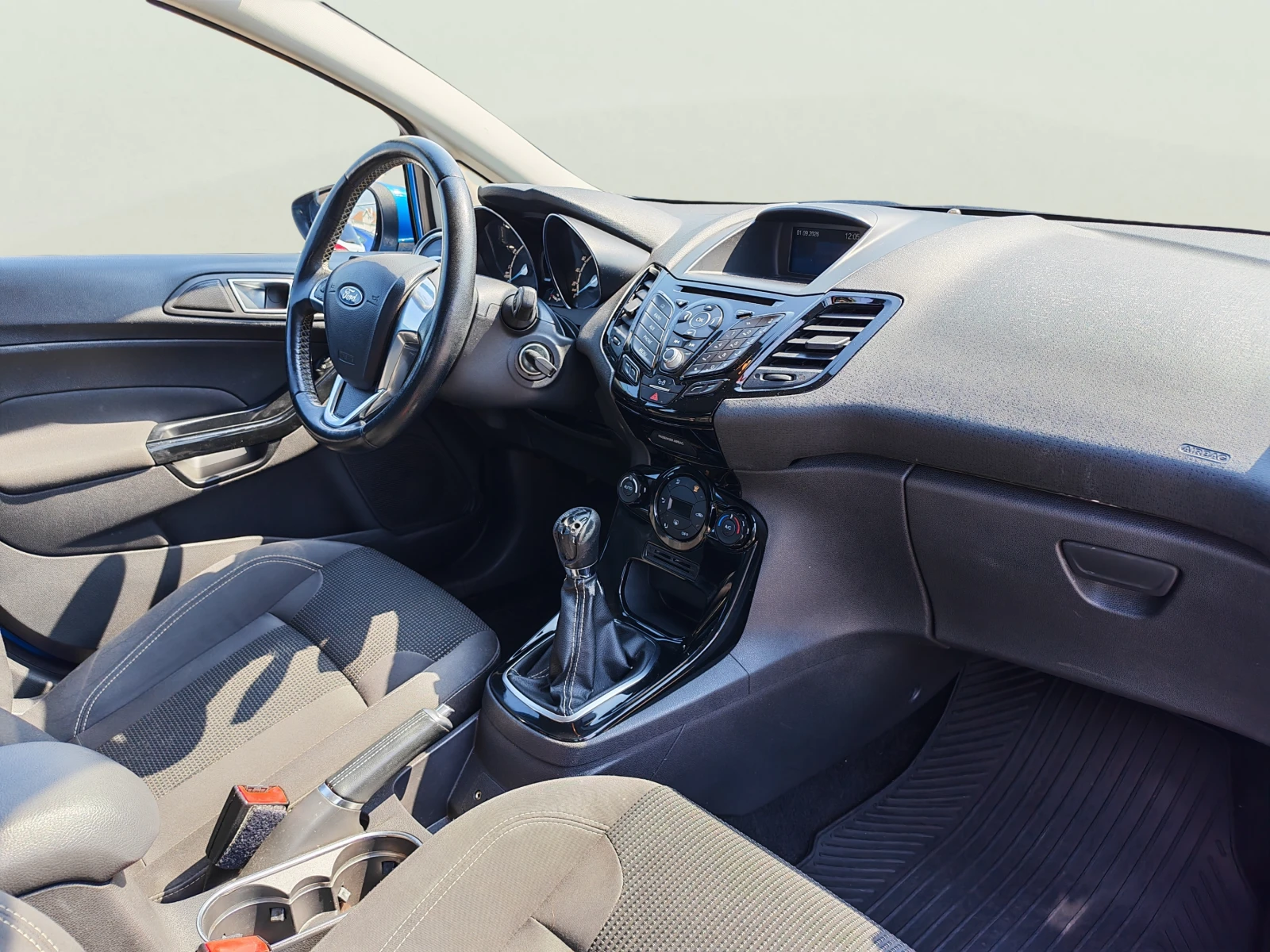 Ford Fiesta 1.0 EcoBoost, снимка 10 - Автомобили и джипове - 55906147