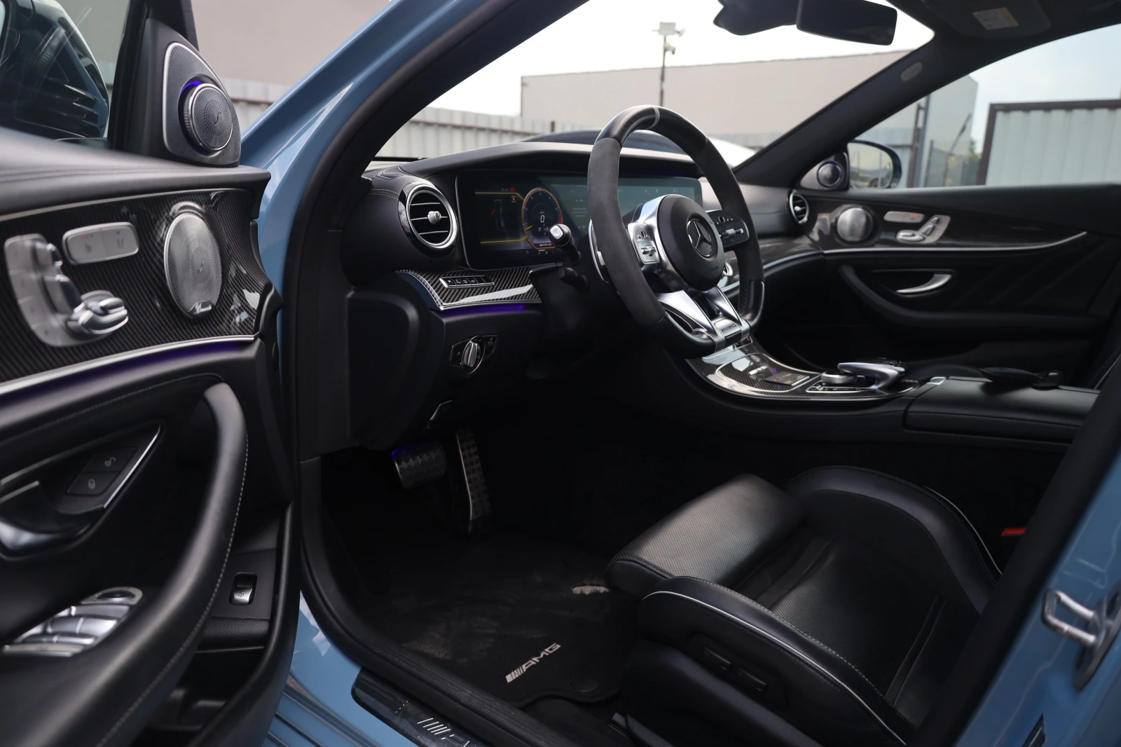 Mercedes-Benz E 63 AMG S 4M+ 750PS CERAMIC SchalenSitze 3D BURM Pano iCar, снимка 11 - Автомобили и джипове - 56021206