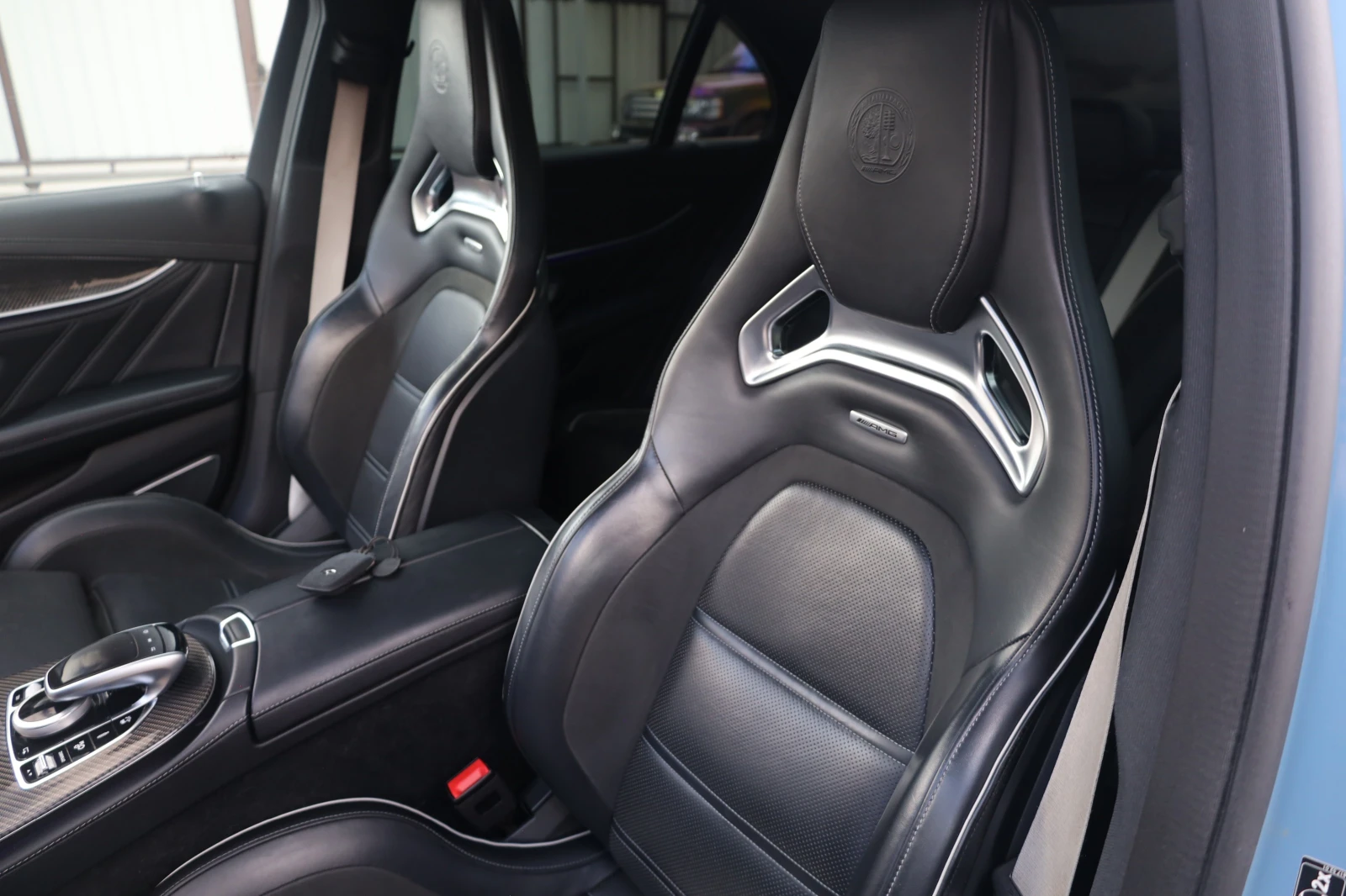 Mercedes-Benz E 63 AMG S 4M+ 750PS CERAMIC SchalenSitze 3D BURM Pano iCar, снимка 12 - Автомобили и джипове - 56021206