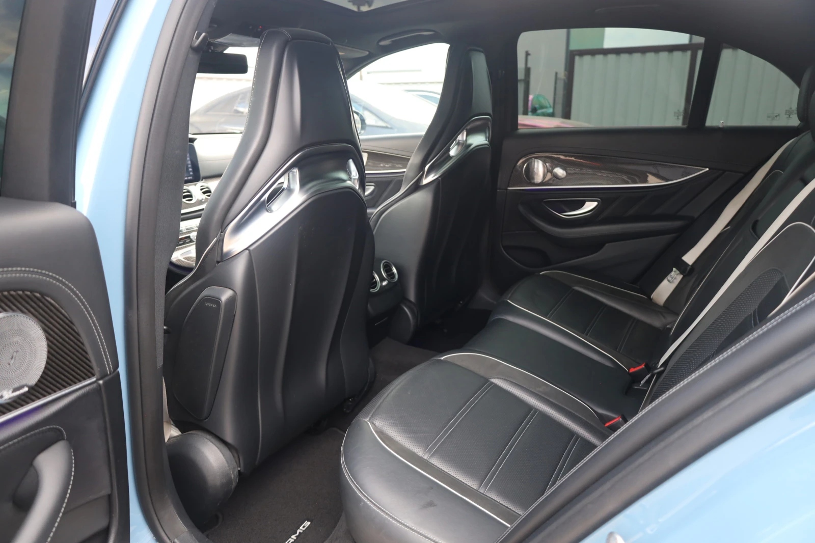 Mercedes-Benz E 63 AMG S 4M+ 750PS CERAMIC SchalenSitze 3D BURM Pano iCar, снимка 10 - Автомобили и джипове - 56021206