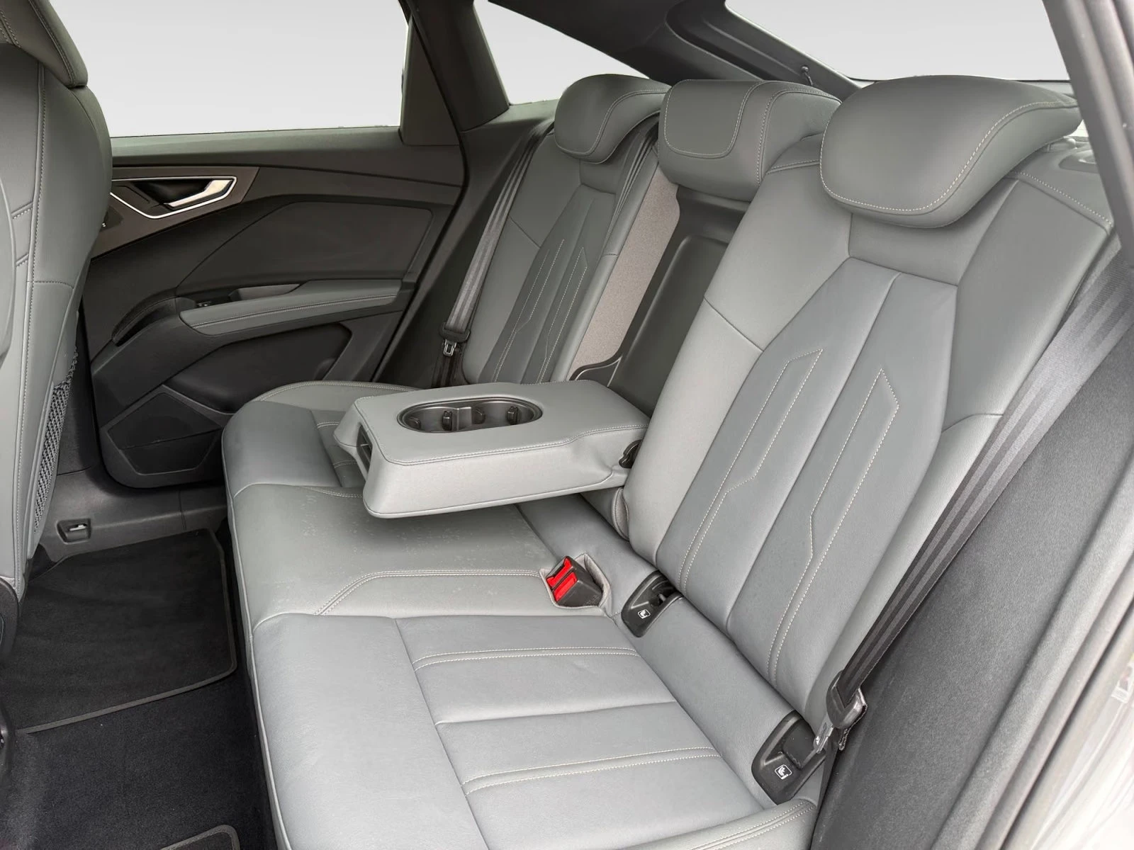 Audi 50 50/299HP/SPORTBACK/S-LINE/CAM/886z | Mobile.bg � ����������� 10