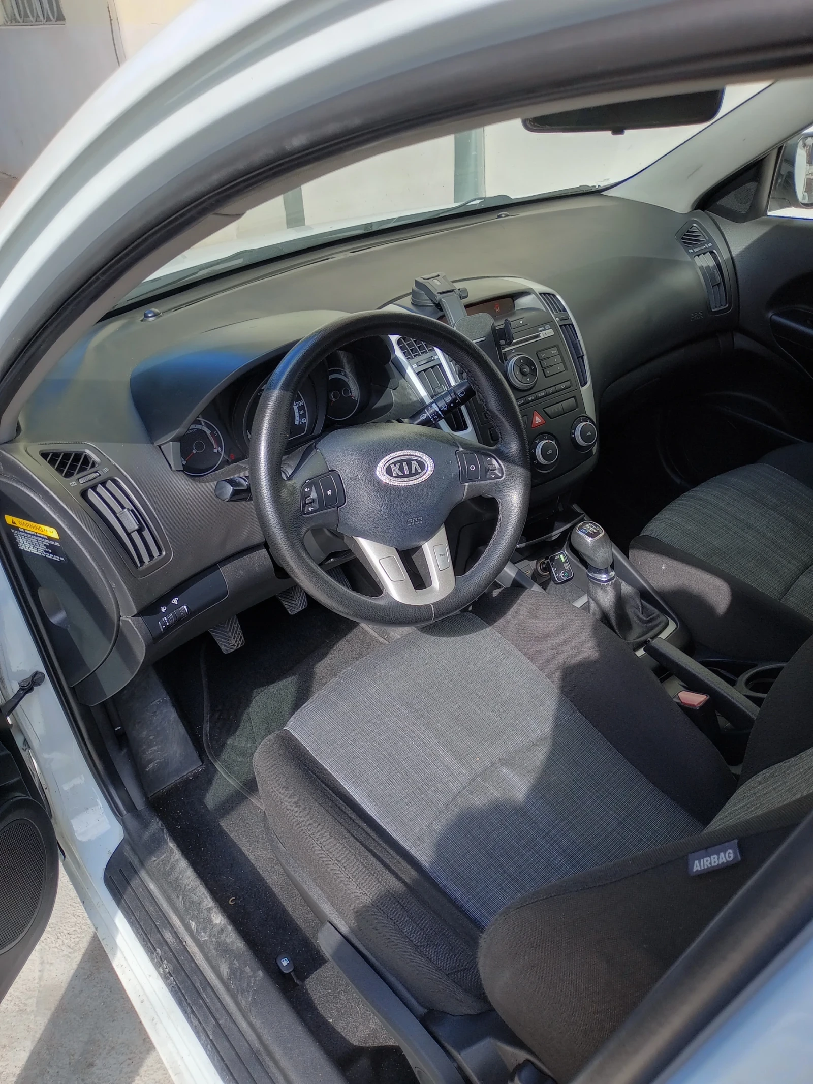 Kia Ceed, снимка 5 - Автомобили и джипове - 56318041
