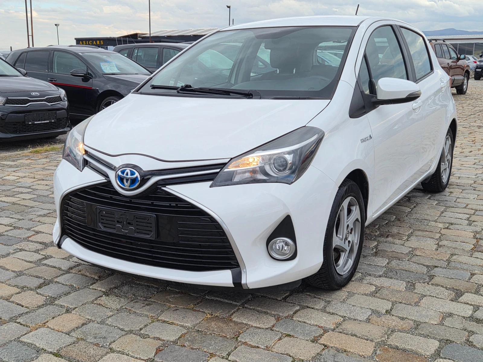 Toyota Yaris Hybrid 161000 км. ЕВРО 6