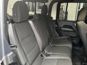 Jeep Gladiator OVERLAND* 4x4* CREW CAB* IMMACULATE CONDITION, снимка 17