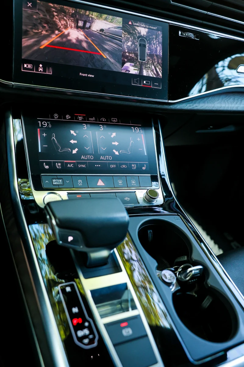 Audi Q8 S-line, снимка 10 - Автомобили и джипове - 52613598