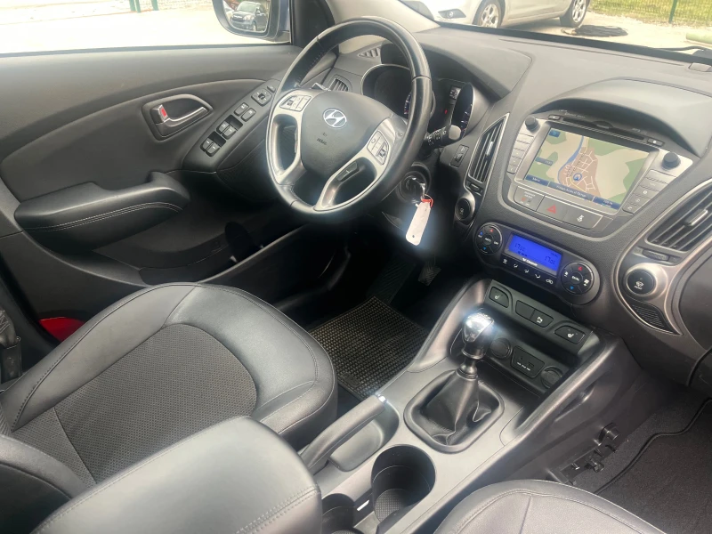 Hyundai IX35 1.6i , снимка 9 - Автомобили и джипове - 52030384