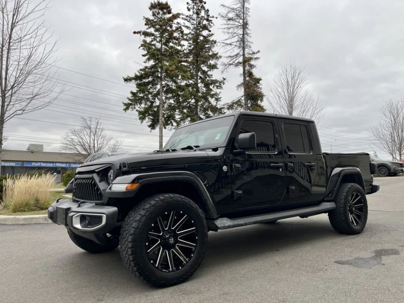 Jeep Gladiator OVERLAND* 4x4* CREW CAB* IMMACULATE CONDITION, снимка 3 - Автомобили и джипове - 53405476