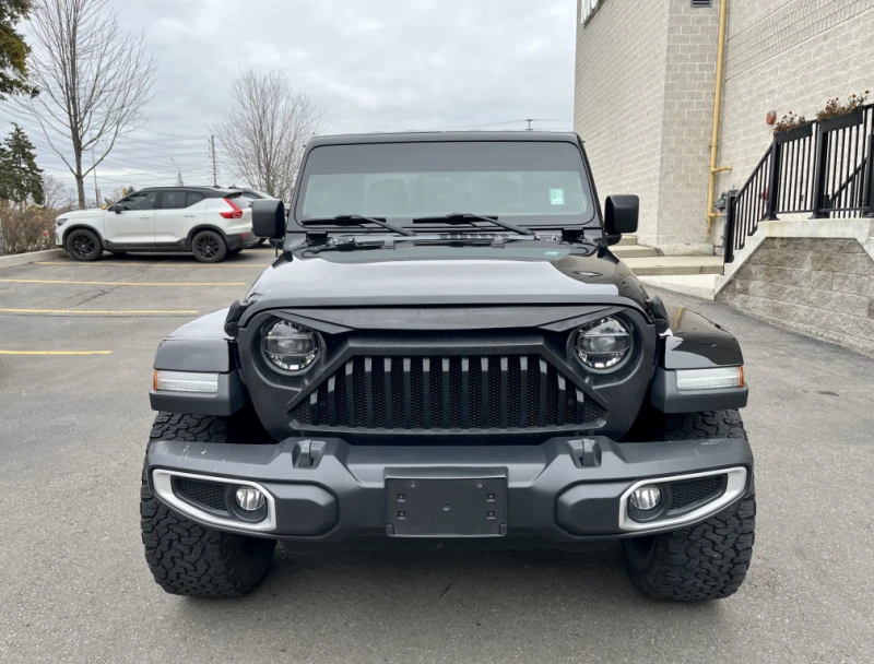 Jeep Gladiator OVERLAND* 4x4* CREW CAB* IMMACULATE CONDITION, снимка 2 - Автомобили и джипове - 53405476