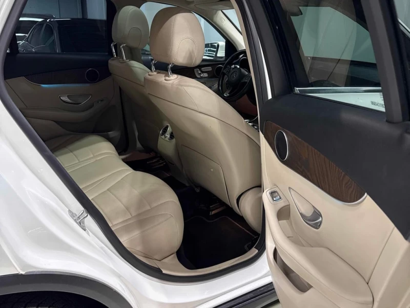 Mercedes-Benz GLC 300 * 360 * CARFAX * ПОДГРЕВИ * КАМЕРА, снимка 12 - Автомобили и джипове - 53434701