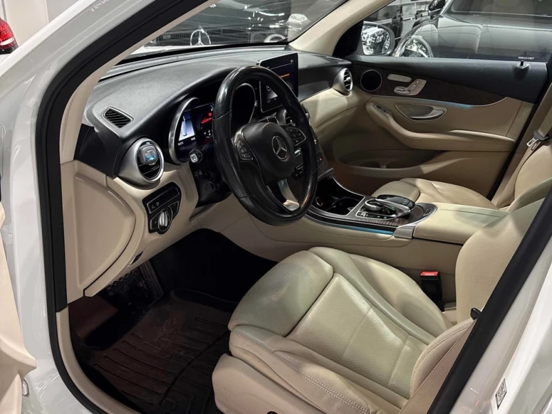 Mercedes-Benz GLC 300 * 360 * CARFAX * ПОДГРЕВИ * КАМЕРА, снимка 5 - Автомобили и джипове - 53434701