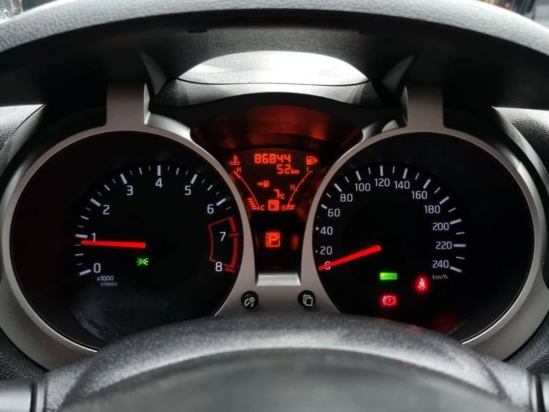 Nissan Juke 1.6 Automatic, снимка 8 - Автомобили и джипове - 56002866