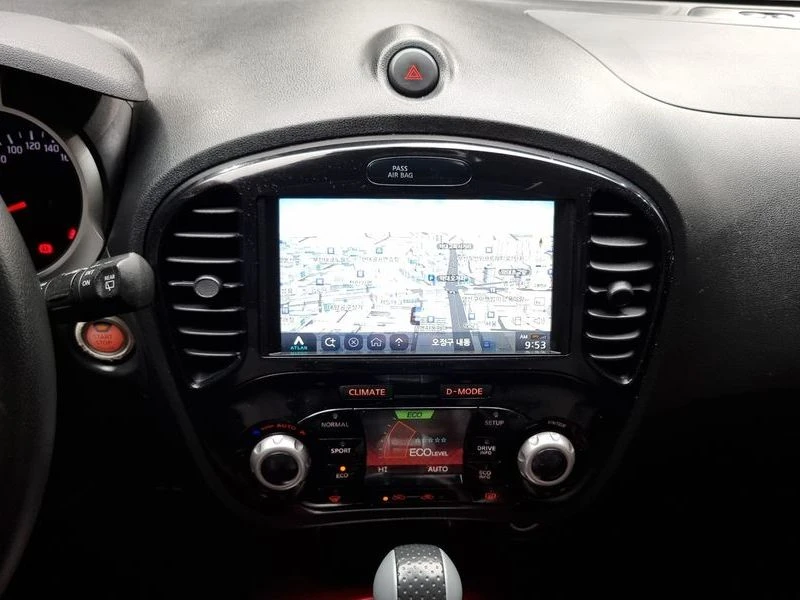 Nissan Juke 1.6 Automatic, снимка 14 - Автомобили и джипове - 56002866
