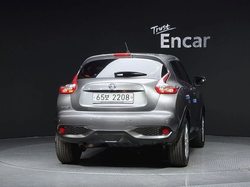 Nissan Juke 1.6 Automatic, снимка 4 - Автомобили и джипове - 56002866