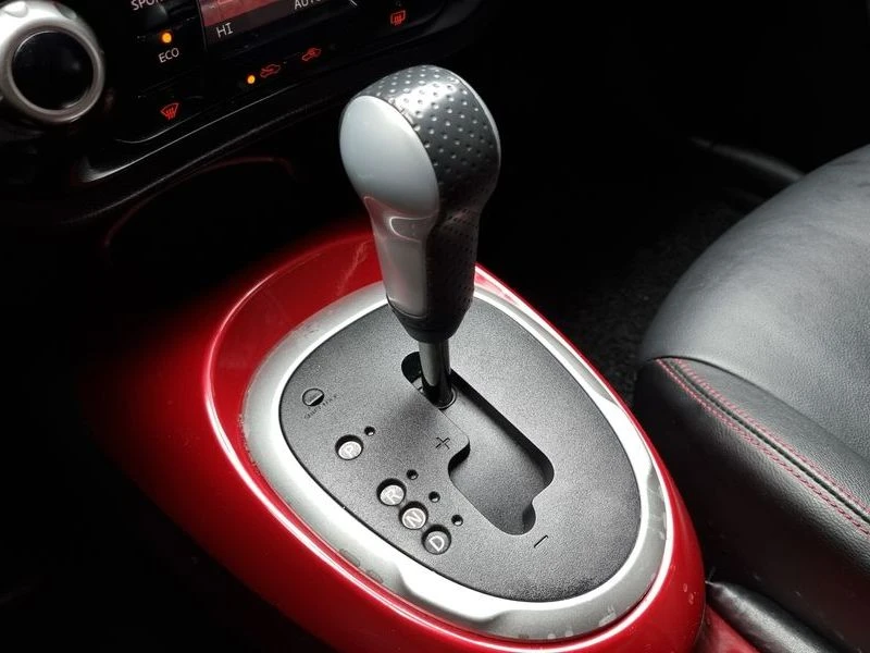 Nissan Juke 1.6 Automatic, снимка 9 - Автомобили и джипове - 56002866