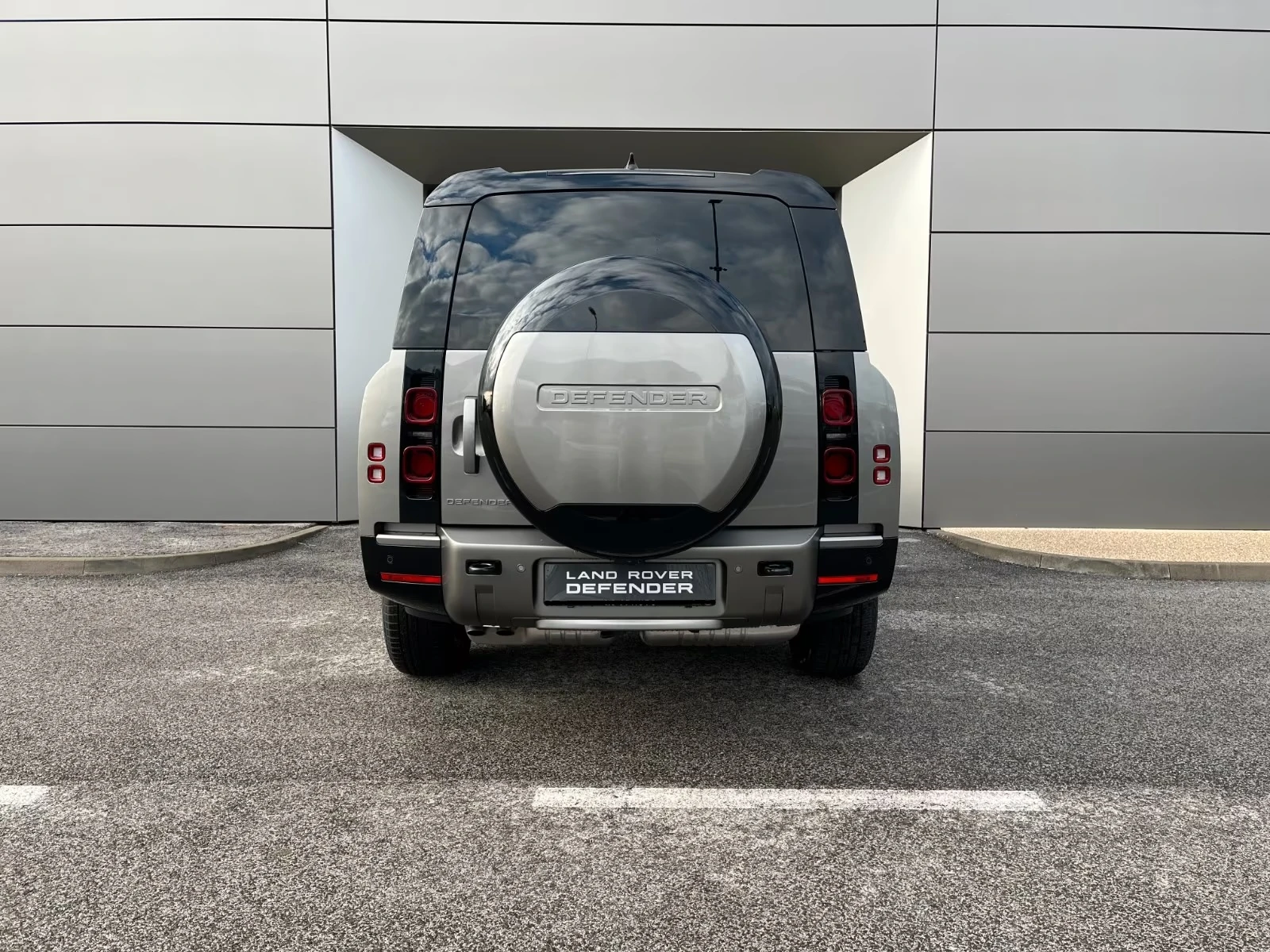 Land Rover Defender 130 D300 X-Dynamic SE 8seats | Mobile.bg � ����������� 10