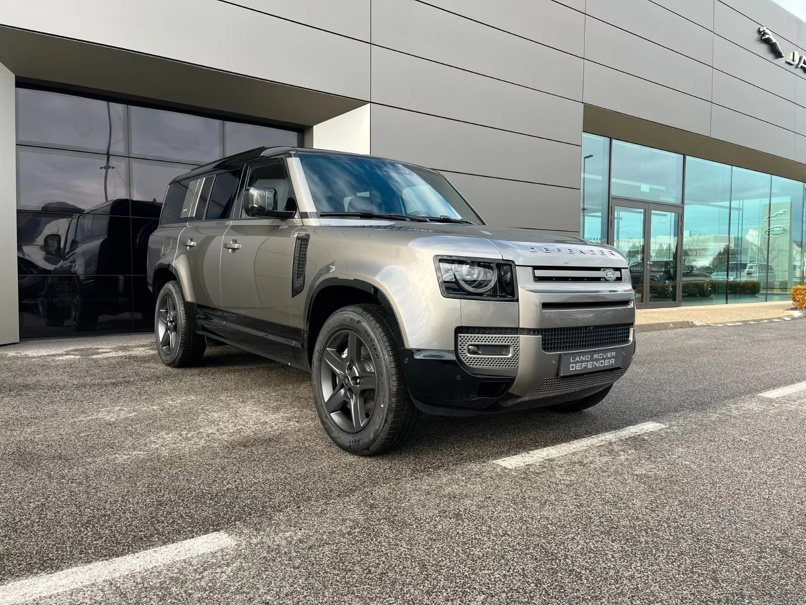 Land Rover Defender 130 D300 X-Dynamic SE 8seats | Mobile.bg � ����������� 3