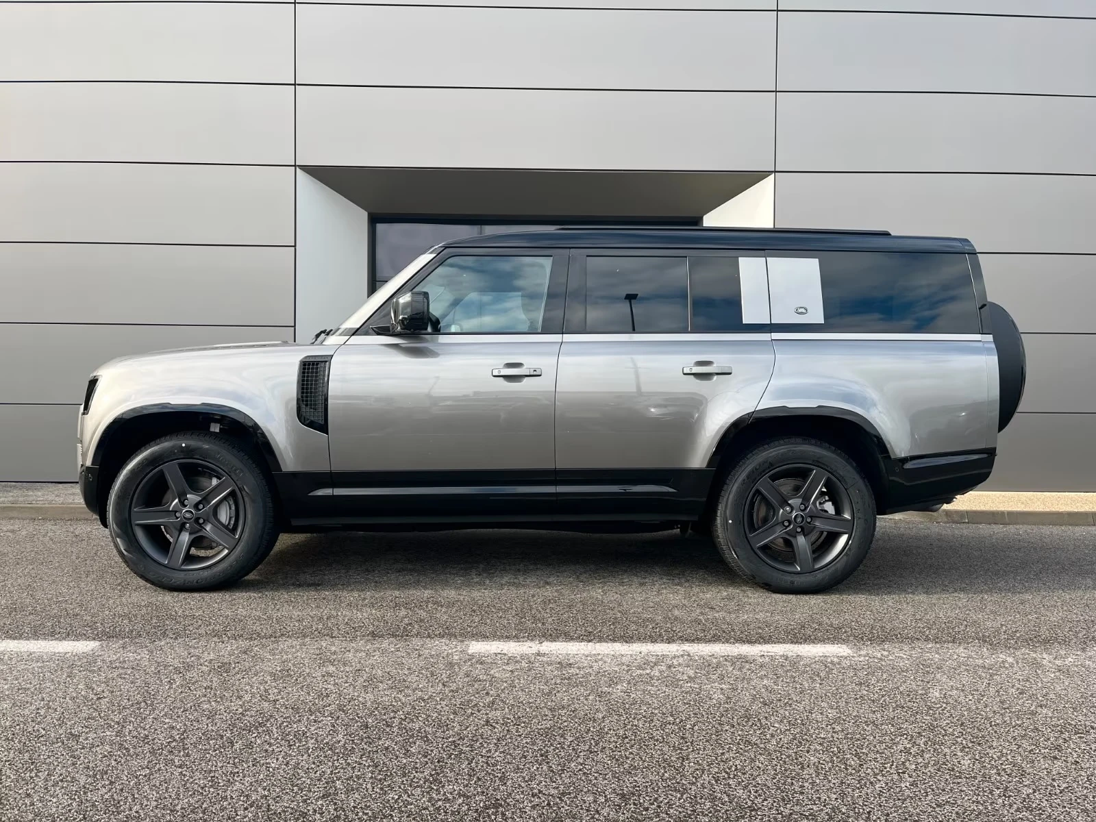 Land Rover Defender 130 D300 X-Dynamic SE 8seats | Mobile.bg � ����������� 11