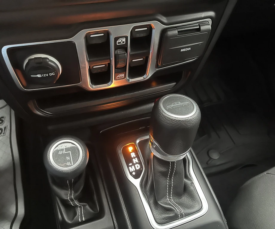 Jeep Gladiator OVERLAND* 4x4* CREW CAB* IMMACULATE CONDITION | Mobile.bg � ����������� 15