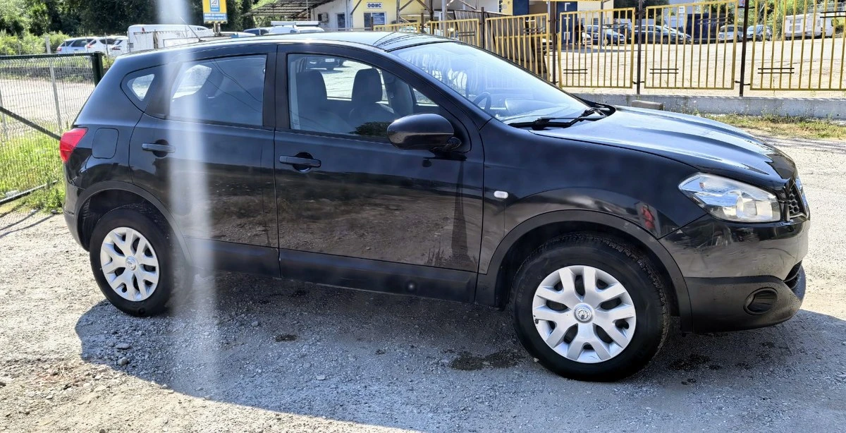 Nissan Qashqai 1.5dci, снимка 6 - Автомобили и джипове - 55609894