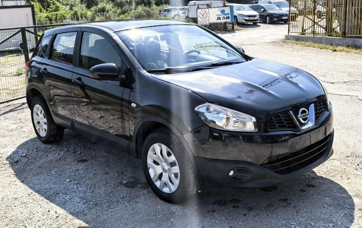 Nissan Qashqai 1.5dci, снимка 3 - Автомобили и джипове - 55609894
