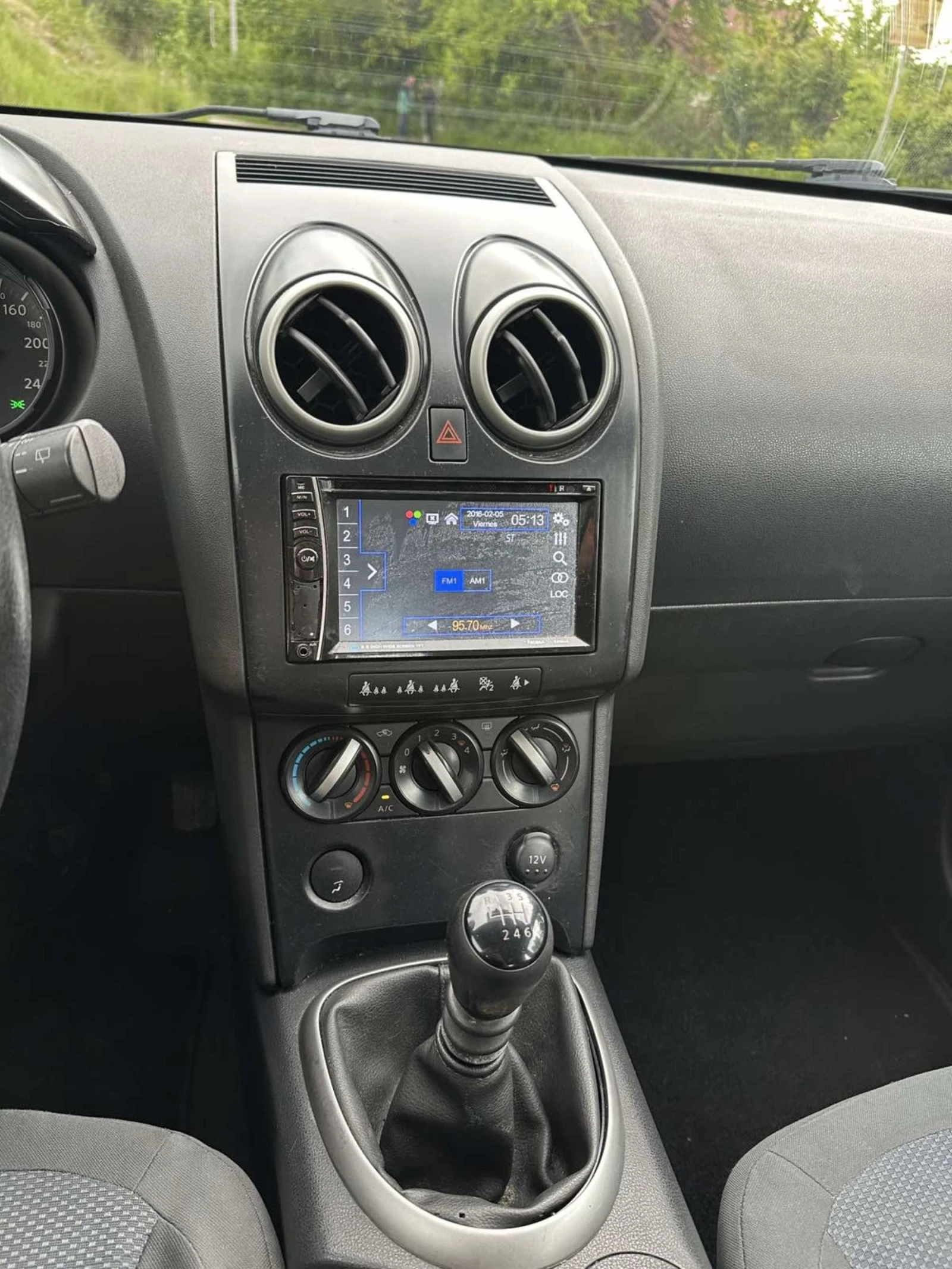 Nissan Qashqai 1.5dci, снимка 11 - Автомобили и джипове - 54560014