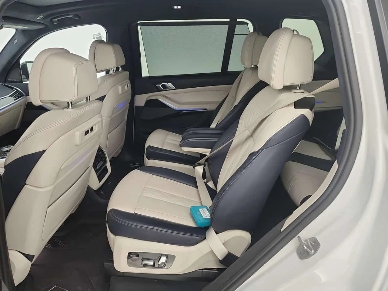 BMW X7 M50I| SKY LOUNGE| SWAROWSKI| HARMAN KARDON| MAСАЖ|, снимка 11 - Автомобили и джипове - 54606858