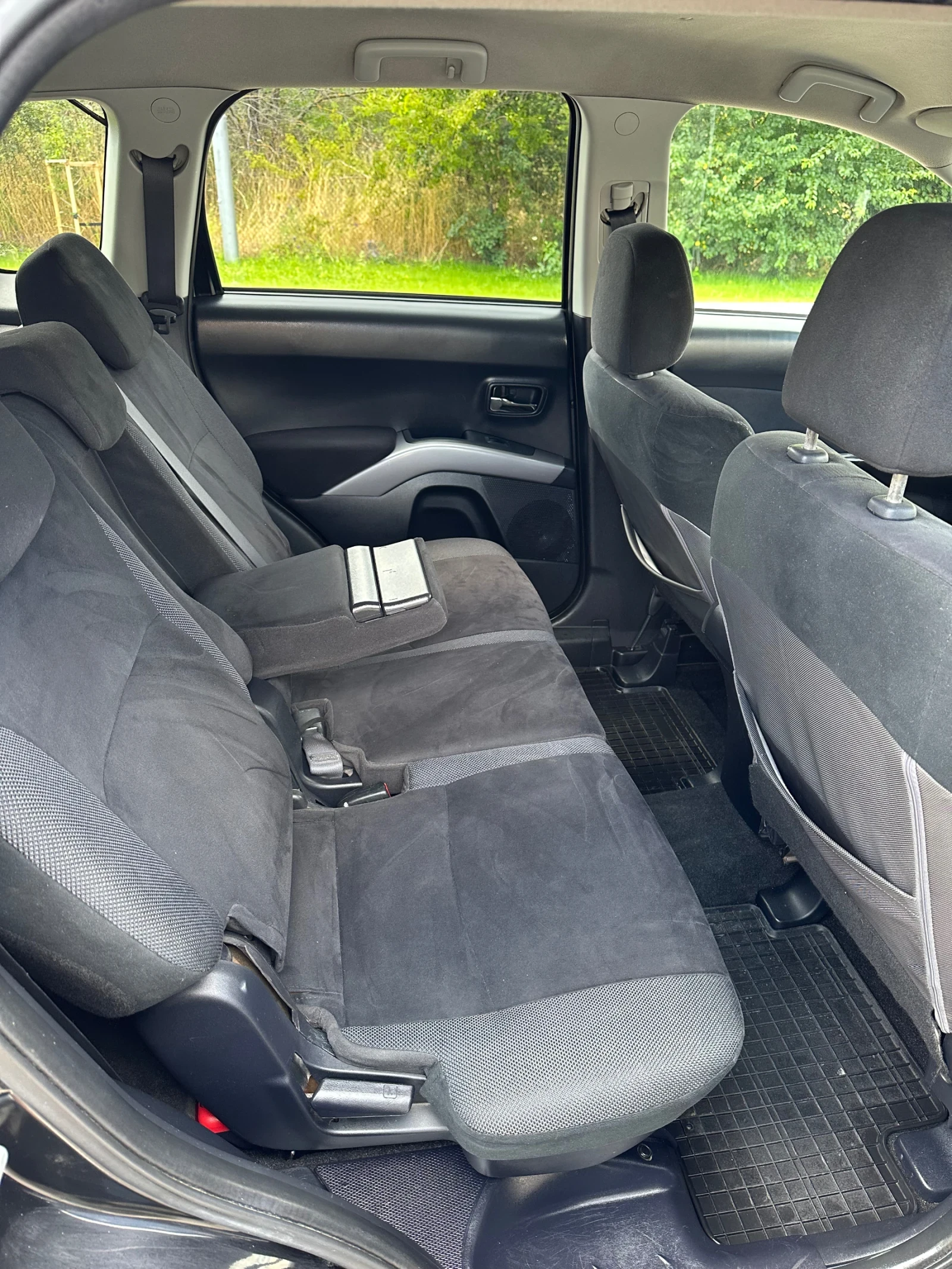 Mitsubishi Outlander, снимка 11 - Автомобили и джипове - 55227521