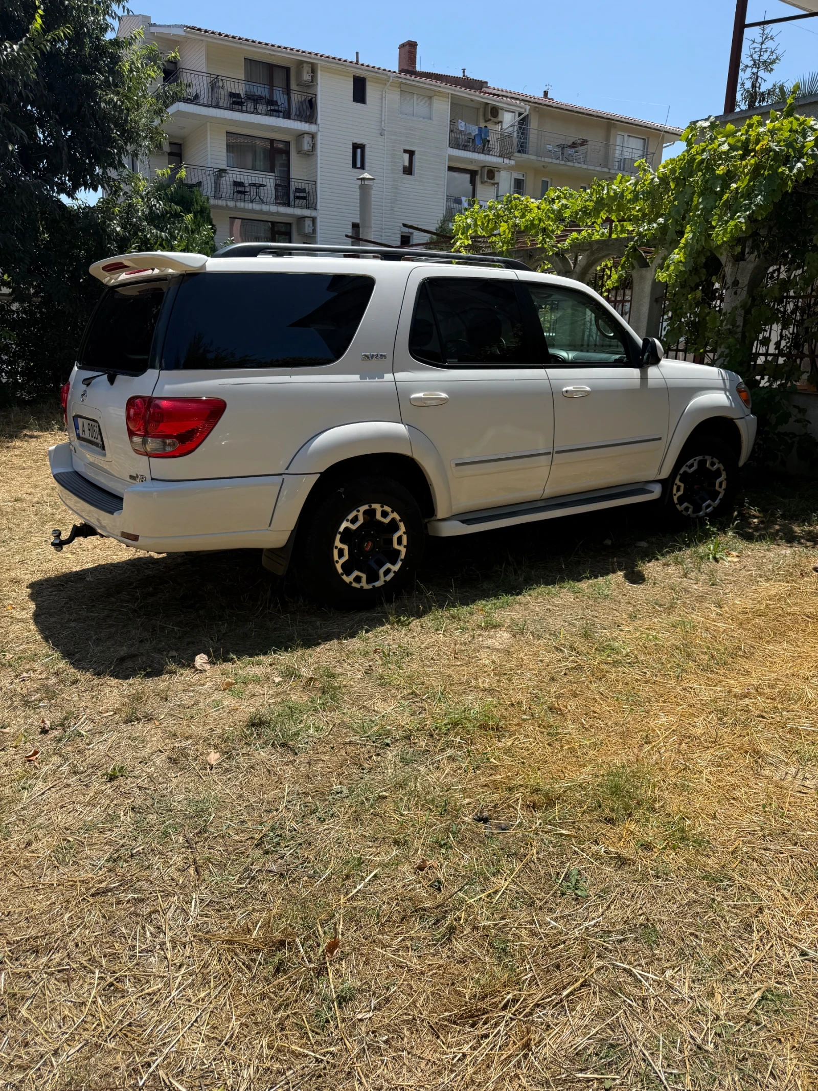 Toyota Sequoia, снимка 3 - Автомобили и джипове - 55394302