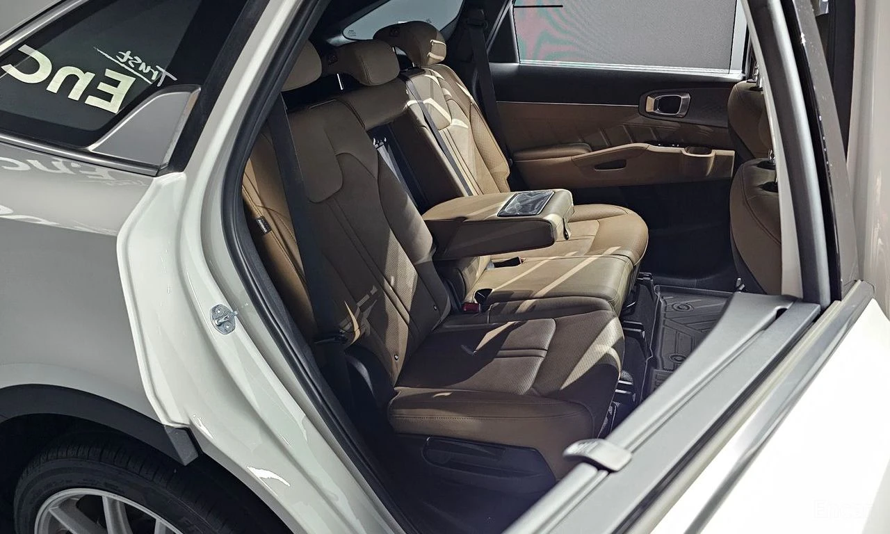 Kia Sorento 1.6* HYBRID* NOBLESSE* ПОДГРЕВ* ОБДУХВАНЕ* LANE* A, снимка 16 - Автомобили и джипове - 55433368