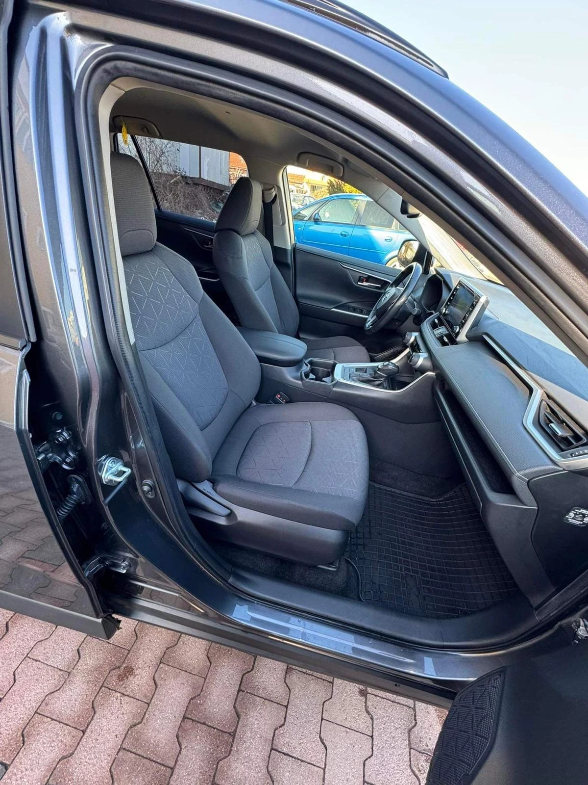 Toyota Rav4 Hibryd 2.5, снимка 7 - Автомобили и джипове - 55466411