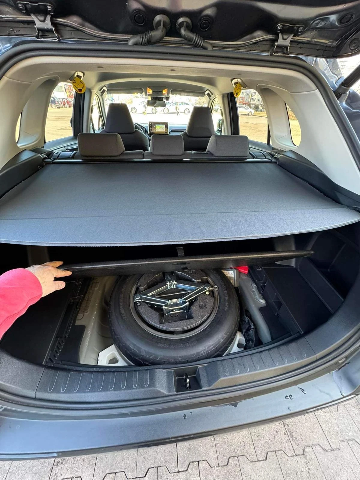 Toyota Rav4 Hibryd 2.5, снимка 9 - Автомобили и джипове - 55466411