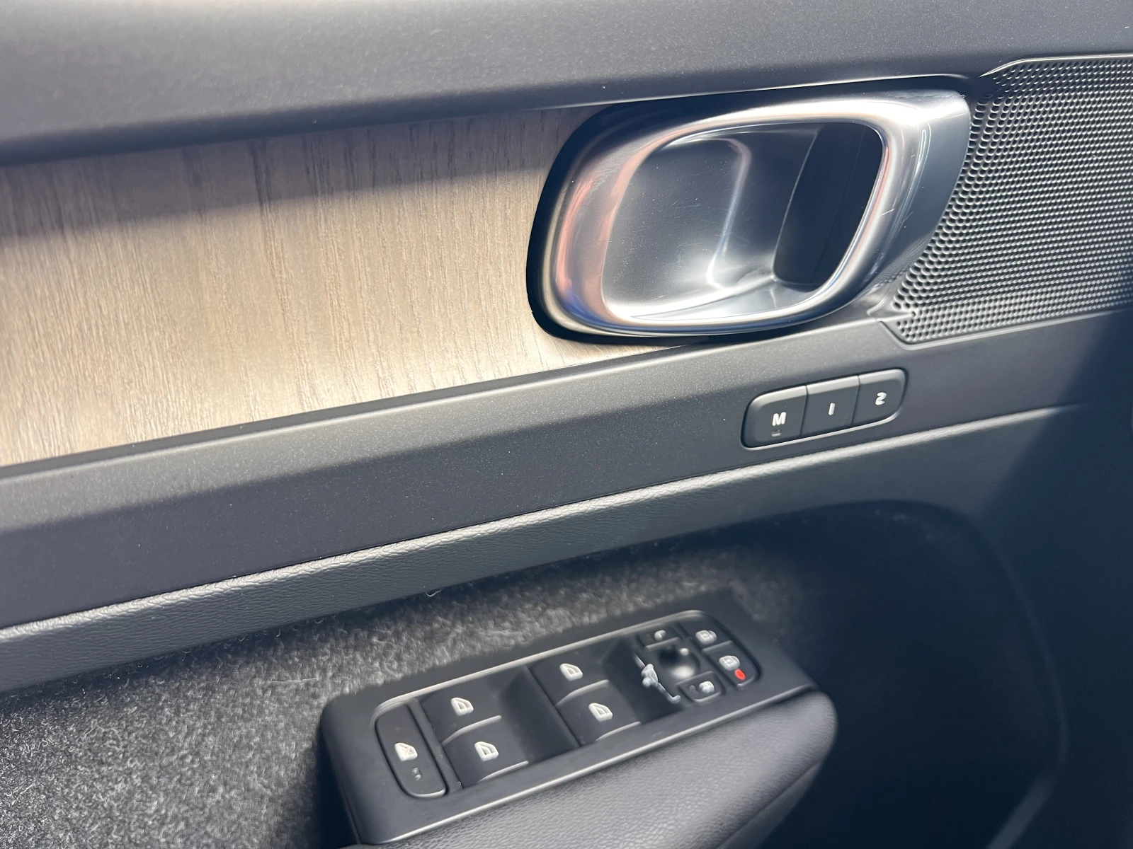 Volvo XC40 INSCRIPTION/2.0D4/190k.c./AT8/4х4, снимка 15 - Автомобили и джипове - 55824122